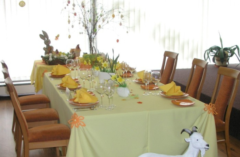 Velikonoční stůl v restauraci Centrum